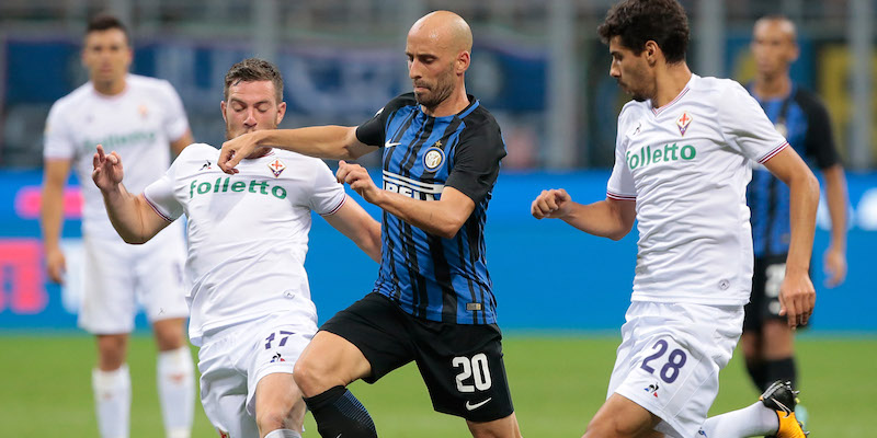 Borja Valero nella partita di andata fra Inter e Fiorentina (Emilio Andreoli/Getty Images)