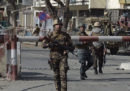 Il numero delle persone morte nell'attacco di ieri a Kabul è salito a 103