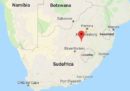 Almeno 12 persone sono morte in un incidente ferroviario in Sudafrica