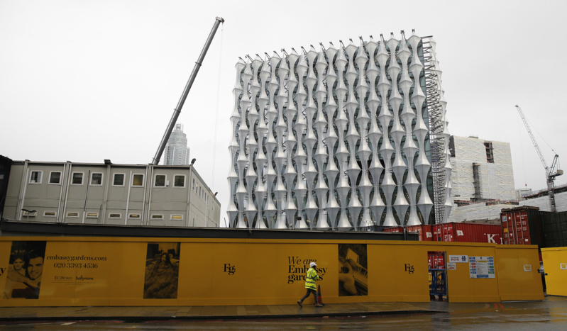 La nuova ambasciata statunitense a Londra. (ALASTAIR GRANT/AFP/Getty Images)