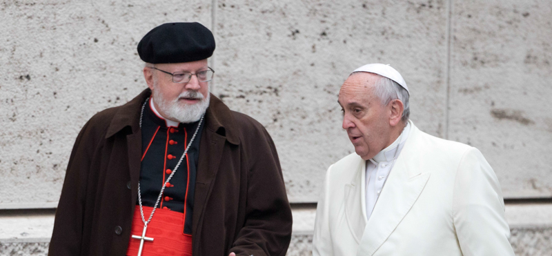 Papa Francesco e il cardinale Sean Patrick O'Malley nel 2015 in Vaticano (AP Photo/Andrew Medichini)