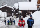 Circa 13mila persone sono rimaste bloccate a Zermatt, località sciistica in Svizzera, a causa delle forti nevicate