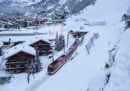 A Zermatt sono arrivati i primi treni per trasportare i 13mila turisti rimasti bloccati a causa delle forti nevicate