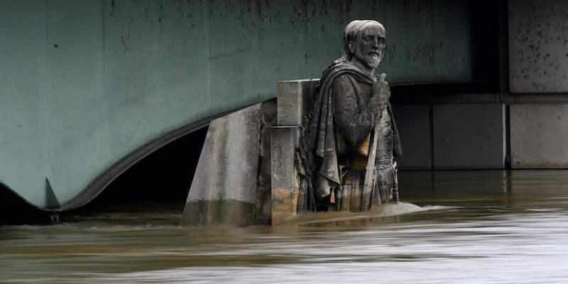 La statua dello Zuavo ai piedi del ponte dell'Alma (BERTRAND GUAY/AFP/Getty Images)