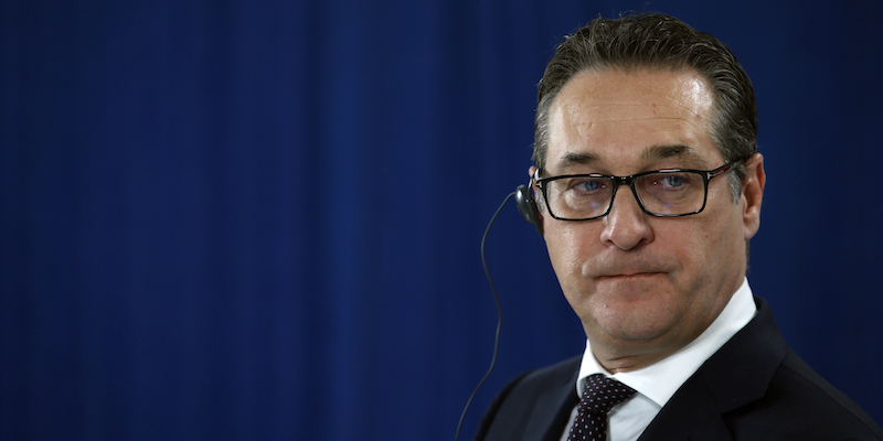 Il vicecancelliere austriaco e presidente del Partito della Libertà Heinz-Christian Strache, il 12 febbraio 2018 (AP Photo/Darko Vojinovic)