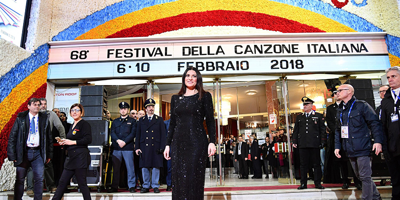 Laura Pausini al Festival di Sanremo (ANSA/ETTORE FERRARI)