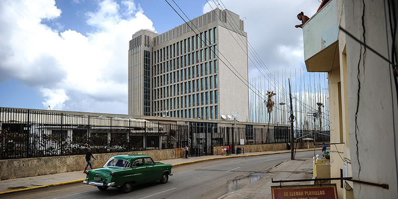 La sede dell'ambasciata degli Stati Uniti a L'Avana, Cuba (YAMIL LAGE/AFP/Getty Images)