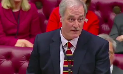 Un ministro britannico si è dimesso per essere arrivato due minuti in ritardo in Parlamento