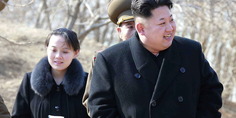Kim Jong-un insieme alla sua sorella più giovane, Kim Yo-jong (Korean Central News Agency/Korea News Service via AP, File)