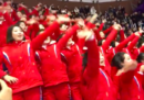 La notevole coreografia delle cheerleader nordcoreane alle Olimpiadi