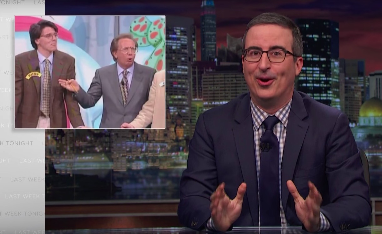 Le elezioni in Italia viste da Last Week Tonight (non ne usciamo benissimo)
