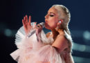 La cantante Lady Gaga ha annullato le ultime dieci date del suo tour europeo per problemi di salute