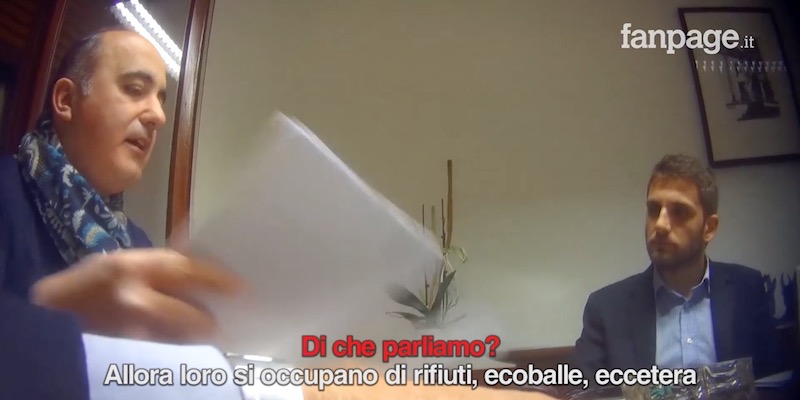 Un fermo immagine del video di Fanpage pubblicato il 17 febbraio 2018 in cui si vede Roberto De Luca, assessore al Bilancio del Partito Democratico al comune di Salerno e figlio del presidente della regione Campania Vincenzo De Luca (Fanpage)