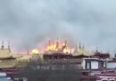 C'è stato un incendio nel più importante luogo di culto del buddismo tibetano