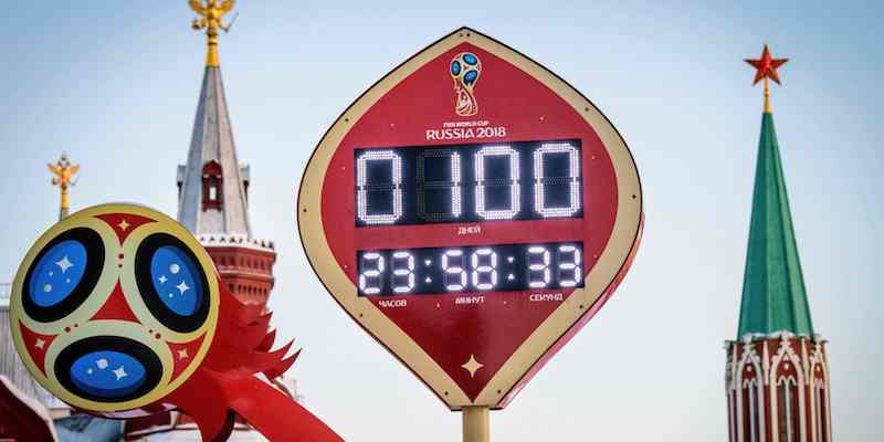 Il countdown dell'inizio dei Mondiali di calcio in Russia nella Piazza Rossa di Mosca (MLADEN ANTONOV/AFP/Getty Images)