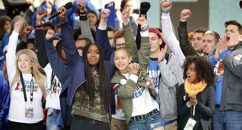 Studenti della Marjory Stoneman Douglas High School, tra cui Tyra Hemans e Emma Gonzalez (al centro), Washington D.C., 24 marzo
(Chip Somodevilla/Getty Images)