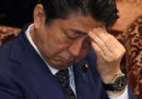 Shinzo Abe è di nuovo nei guai