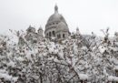 Foto di primavera e neve a Parigi