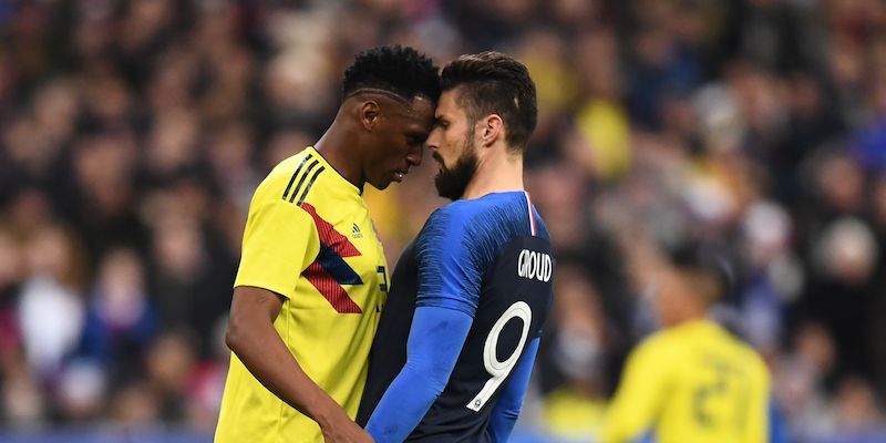 Yerry Mina e Olivier Giroud testa a testa durante Francia-Colombia (FRANCK FIFE/AFP/Getty Images)