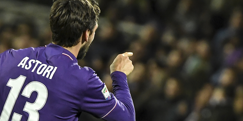 Davide Astori con la maglia della Fiorentina (ANDREAS SOLARO/AFP/Getty Images)