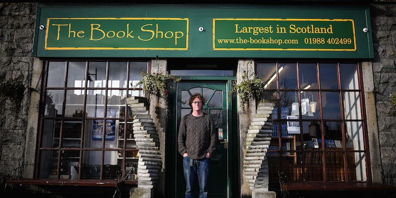 Shaun Bythell, proprietario della libreria The Book Shop di Wigtown, in Scozia, e autore di "Una vita da libraio", il 9 novembre 2017 (Jeff J. Mitchell/Getty Images)