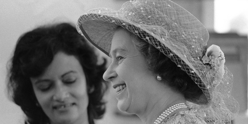 La regina Elisabetta in una foto del 1981 (AP Photo/Robbins)