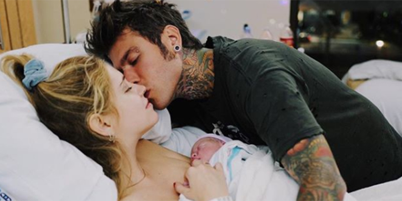 La prima foto su Instagram di Fedez, Chiara Ferragni e del loro figlio Leone