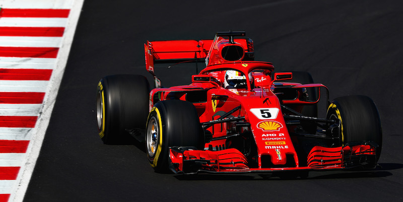 Sebastian Vettel in pista nei test di Barcellona (Dan Istitene/Getty Images)