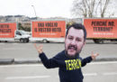 Tre manifesti a Napoli, Campania, contro Matteo Salvini