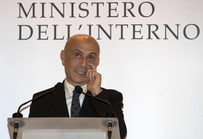 Il Ministro dell'Interno Marco Minniti nel febbraio 2017 (ANSA/MASSIMO PERCOSSI)