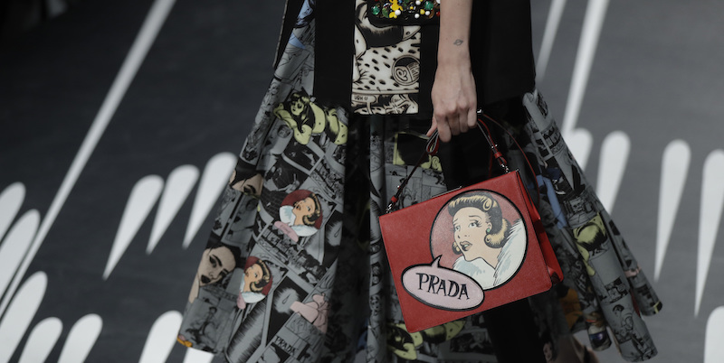 Una modella alla sfilata di Prada, Milano, 21 settembre 2017
(AP Photo/Luca Bruno)