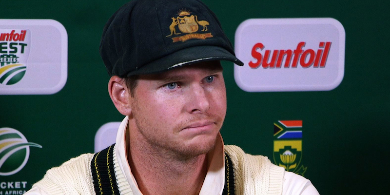 Steve Smith, capitano della Nazionale australiana di cricket, è stato sospeso un anno per la manomissione della palla nella partita contro il Sudafrica
