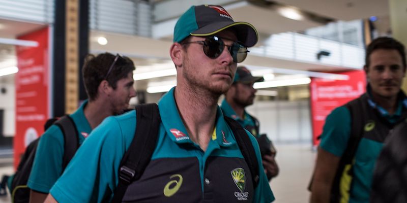 L'ex capitano della squadra australiana di cricket Steve Smith all'OR Tambo International Airport, il 27 marzo 2018 (GULSHAN KHAN/AFP/Getty Images)