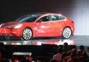 Tesla sospenderà per qualche giorno la produzione della Model 3 per riorganizzare la sua fabbrica in California