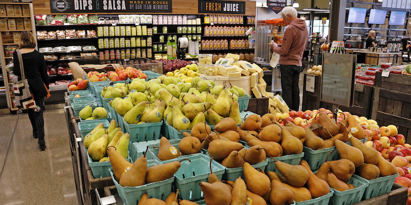 Un supermercato Whole Food a Saint Clair, in Pennsylvania, il 3 maggio 2017 (AP Photo/Gene J. Puskar)