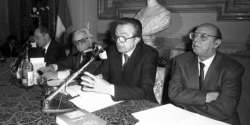 Da sinistra: Enrico Manca, Paolo Bufalini, Giulio Andreotti e Giovanni Galloni, 2 marzo 1990 (ANSA)