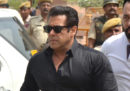 L'attore indiano Salman Khan è stato condannato a 5 anni di carcere per aver ucciso due antilopi cervicapre