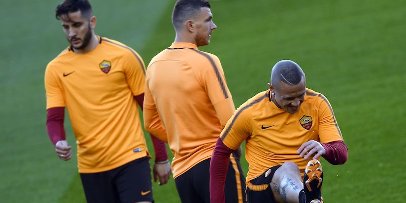 Kostas Manolas, Edin Dzeko e Radja Nainggolan in allenamento al Camp Nou di Barcellona (FILIPPO MONTEFORTE/AFP/Getty Images)