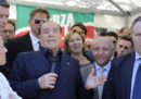 Berlusconi dice che al M5S farebbe «pulire i cessi» nella sua azienda