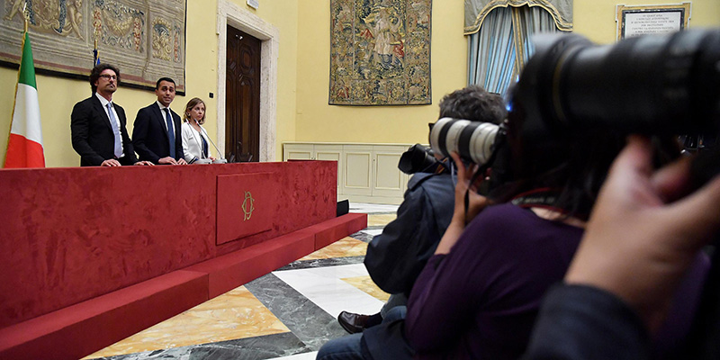 Il leader del Movimento 5 Stelle, Luigi Di Maio, al termine del suo incontro con il presidente della Camera, Roberto Fico - Roma (ANSA/ETTORE FERRARI)