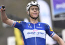 Il ciclista olandese Niki Terpstra ha vinto il Giro delle Fiandre