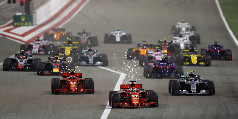 La partenza del Gran Premio del Bahrein (Lars Baron/Getty Images)
