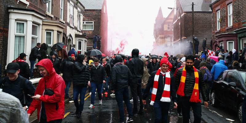 Tifosi del Liverpool diretti ad Anfield Road per la semifinale di Champions League contro la Roma (Clive Brunskill/Getty Images)