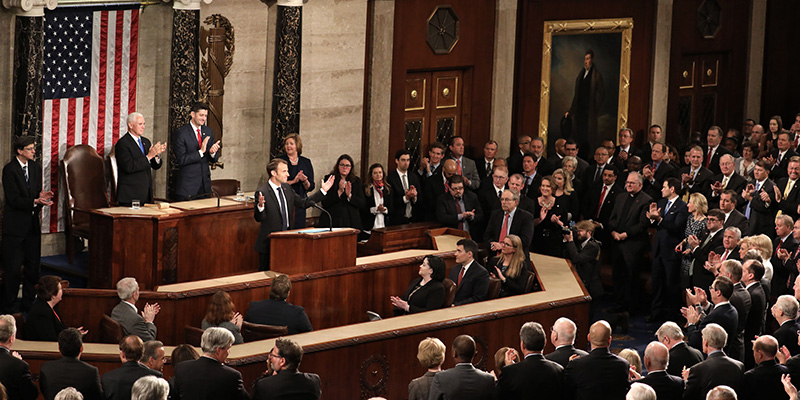 Il presidente francese Emmanuel Macron durante il suo discorso al Congresso degli Stati Uniti - Washington, DC (LUDOVIC MARIN/AFP/Getty Images)