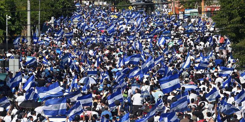 I manifestanti, il 23 aprile a Managua, Nicaragua (RODRIGO ARANGUA/AFP/Getty Images)
