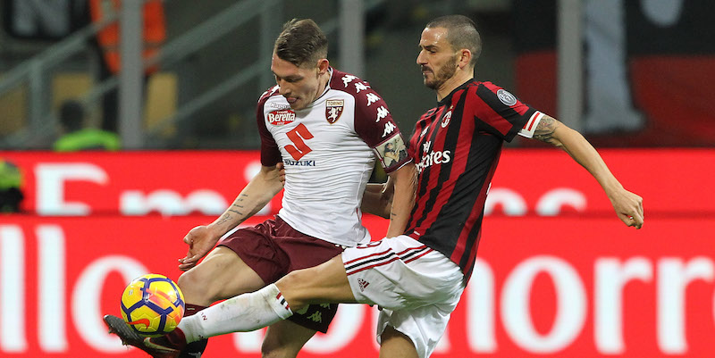 Andrea Belotti e Leonardo Bonucci nella partita di andata tra Milan e Torino (Marco Luzzani/Getty Images)