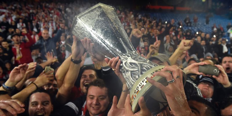 Nel giro di poche ore il trofeo dell'Europa League è stato rubato e poi ritrovato, in Messico
