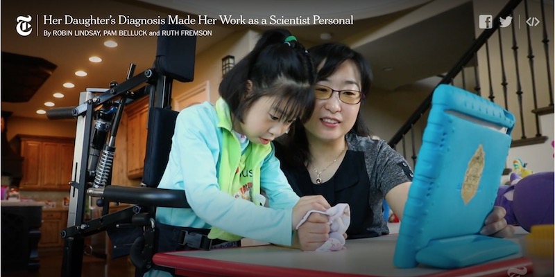 Yuna Lee e sua madre Soo-Kyung Lee nel video sulla loro vita quotidiana fatto dal New York Times