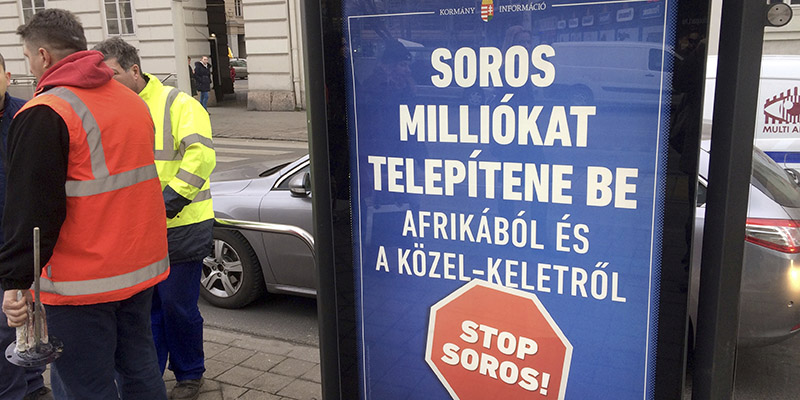 Un manifesto contro Soros a Budapest, 1 febbraio 2018 (AP Photo/Pablo Gorondi)