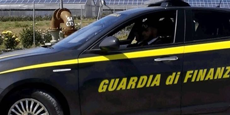 Un'auto della Guardia di Finanza (ANSA/UFF STAMPA PROVINCIA AUTONOMA DI TRENTO)